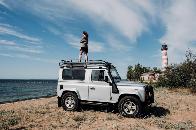Barres de toit voiture : un accessoire indispensable pour vos voyages